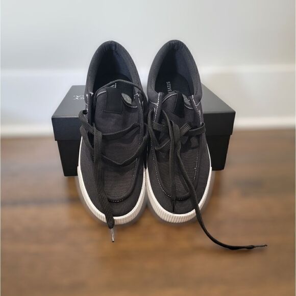 New STEVE Madden Black Size 6 converse style - Picture 7 of 7